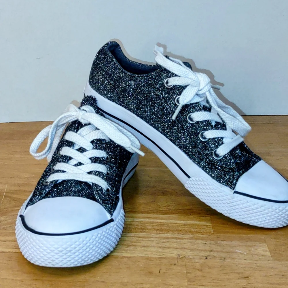 Kids Glitter Sneakers with White Laces - Picture 4 of 8